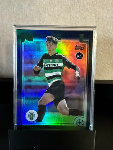 2023-24 Topps UEFA Neon Future Varela RC – Sporting CP Rookie Card