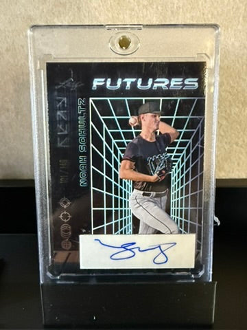 Noah Schultz – Leaf “Futures” Rookie Autograph Card (On-Card Auto)