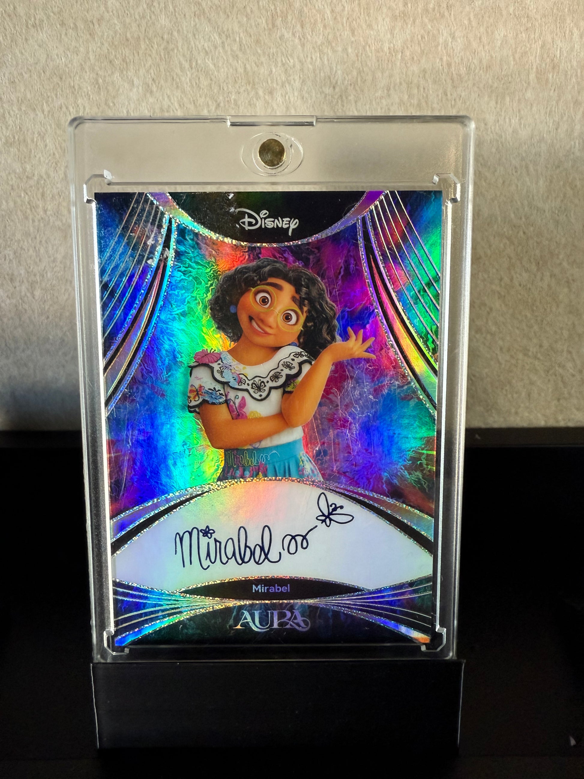 2025 Disney Aura Mirabel Holofoil Signature Trading Card – Encanto Collector’s Edition