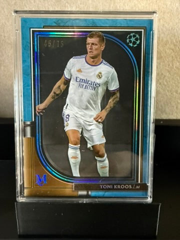 2023/24 Topps Museum Collection UEFA – Toni Kroos Blue Parallel /15 – Real Madrid