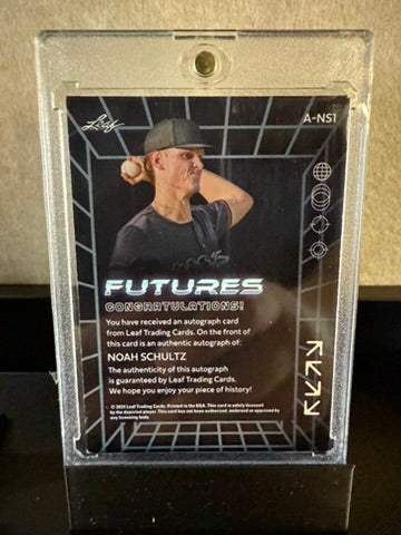 Noah Schultz – Leaf “Futures” Rookie Autograph Card (On-Card Auto)