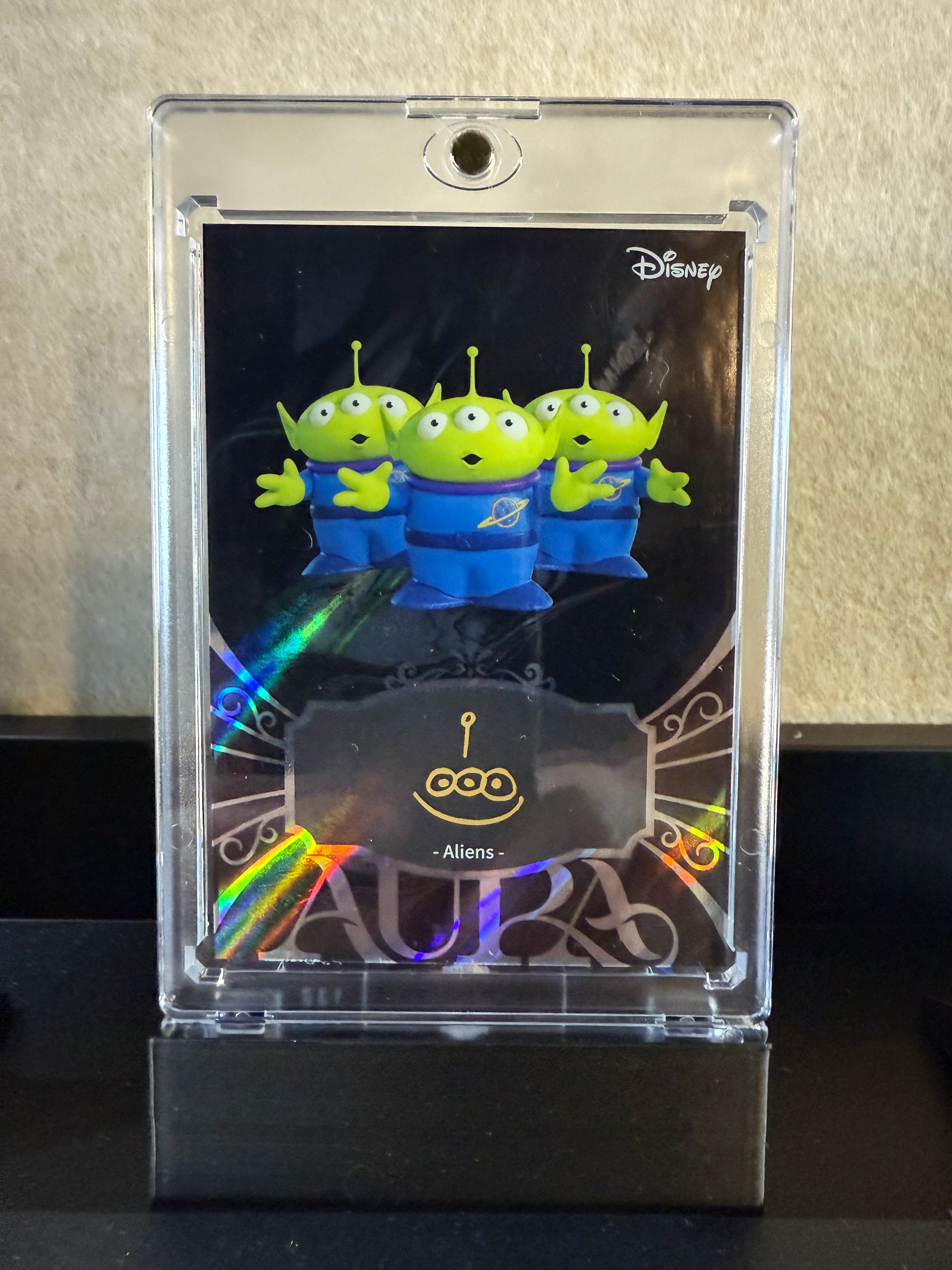 Disney Aura Series Collectible Card – Toy Story Aliens